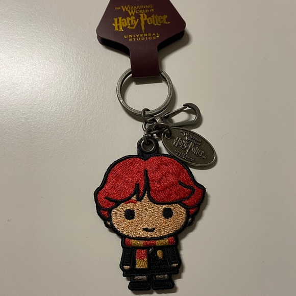Universal Studios The Wizarding World of Harry Potter Keychain Ron Weasley NEW - Picture 2 of 11